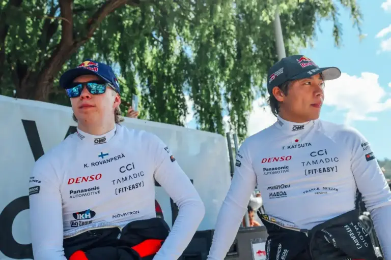 Takamoto Katsuta kiállt Kalle Rovanpera mellett