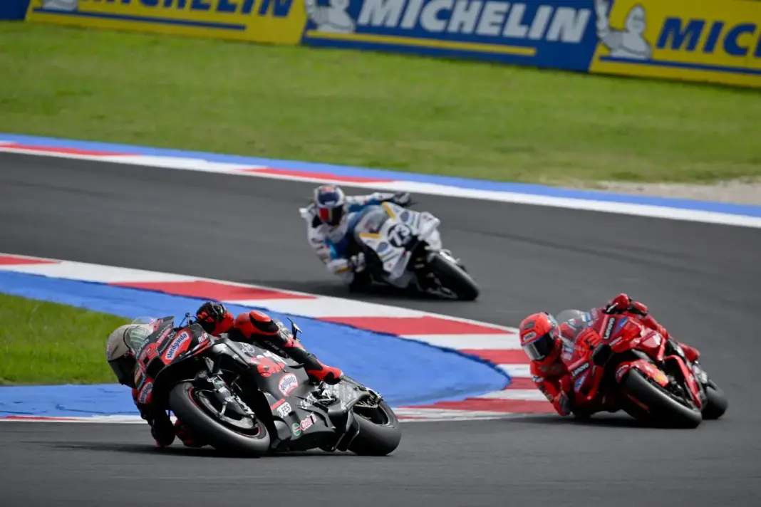 MotoGP, Marco Bezzecchi, Aprilia, Marc Márquez, Ducati, Álex Márquez, Gresini, San Marinó-i Nagydíj 2025, vasárnap