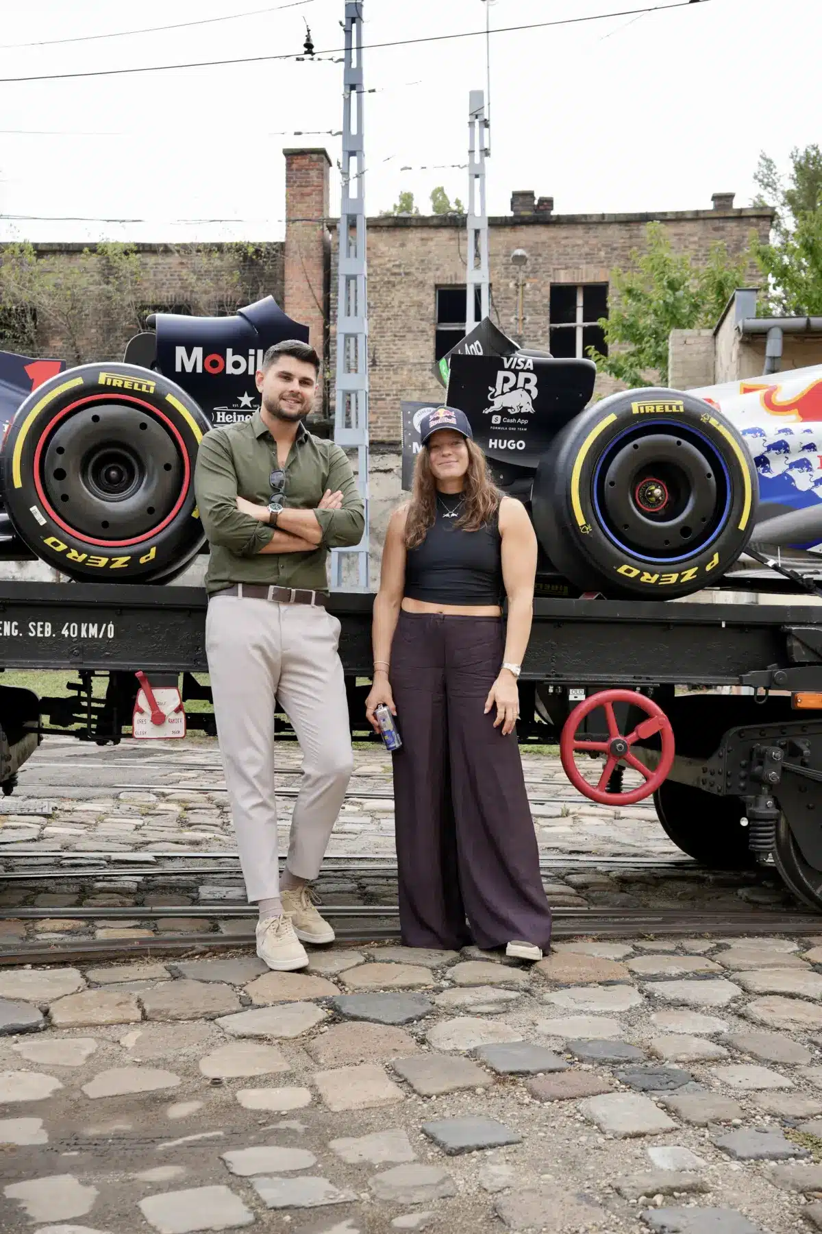 Horváth Laura, Nagy Dániel, Red Bull villamos