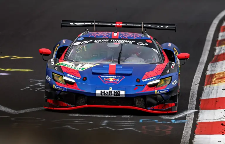 24 másodperces előnnyel is sokkolt, de végül nem szerzett pole-t Verstappen a Nordschleifén