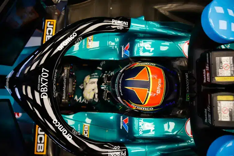 Az F1-en kívül próbál szerencsét az Aston Martin tartalékpilótája