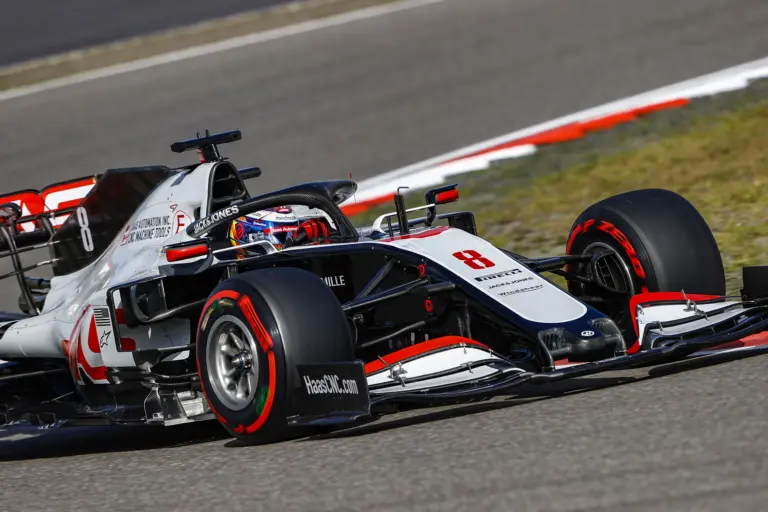 Váratlan bejelentés: Romain Grosjean a héten újra F1-es autót vezet