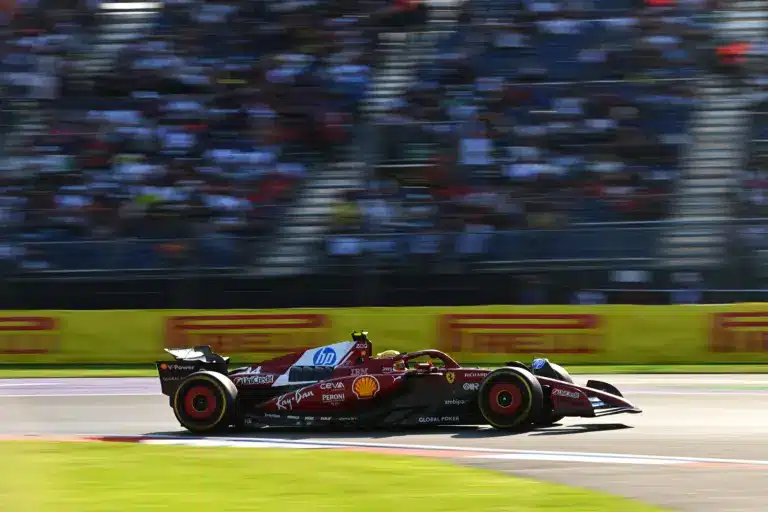 A győzelemre törő Hamilton tökéletesnek érzi a 3. helyet