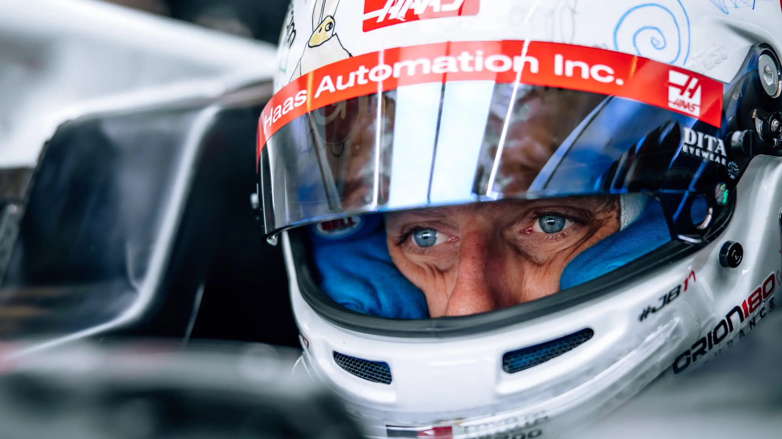 Amikor tényleg feltámadt a Főnix a lángokból – videón az év nagy F1-es visszatérése