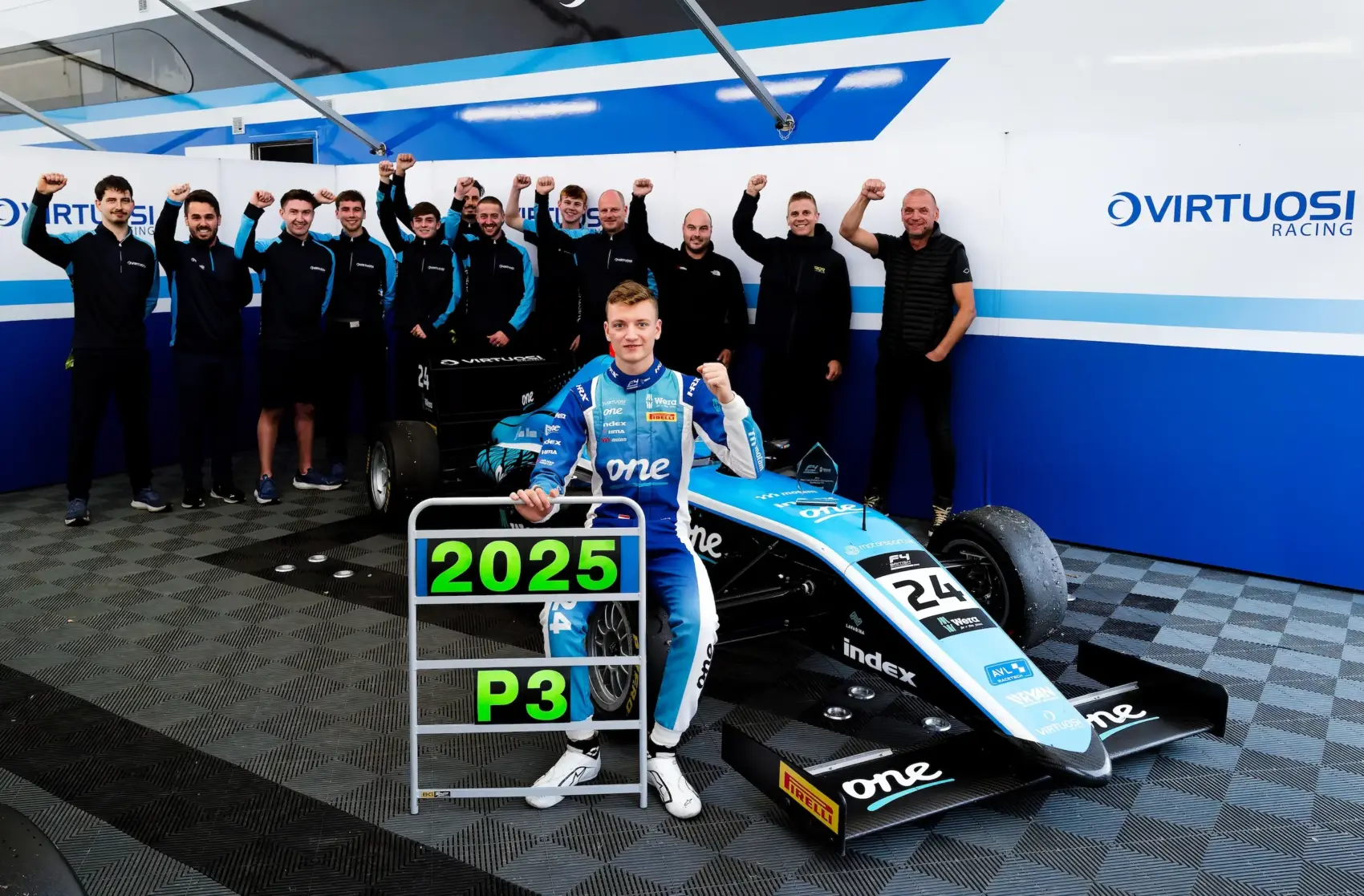 Az összetett harmadik helyén zárta Molnár Martin a brit F4 idei szezonját