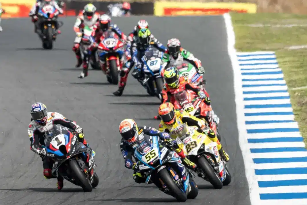 Toprak Razgatlioglu, Andrea Locatelli, Andrea Iannone, BMW, Yamaha, Ducati, Estoril, 2025, vasárnap