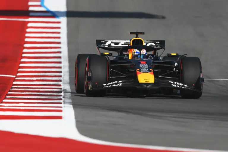 Verstappennél még egy csúnya hiba is belefért, simán vitte a vasárnapi pole-t is