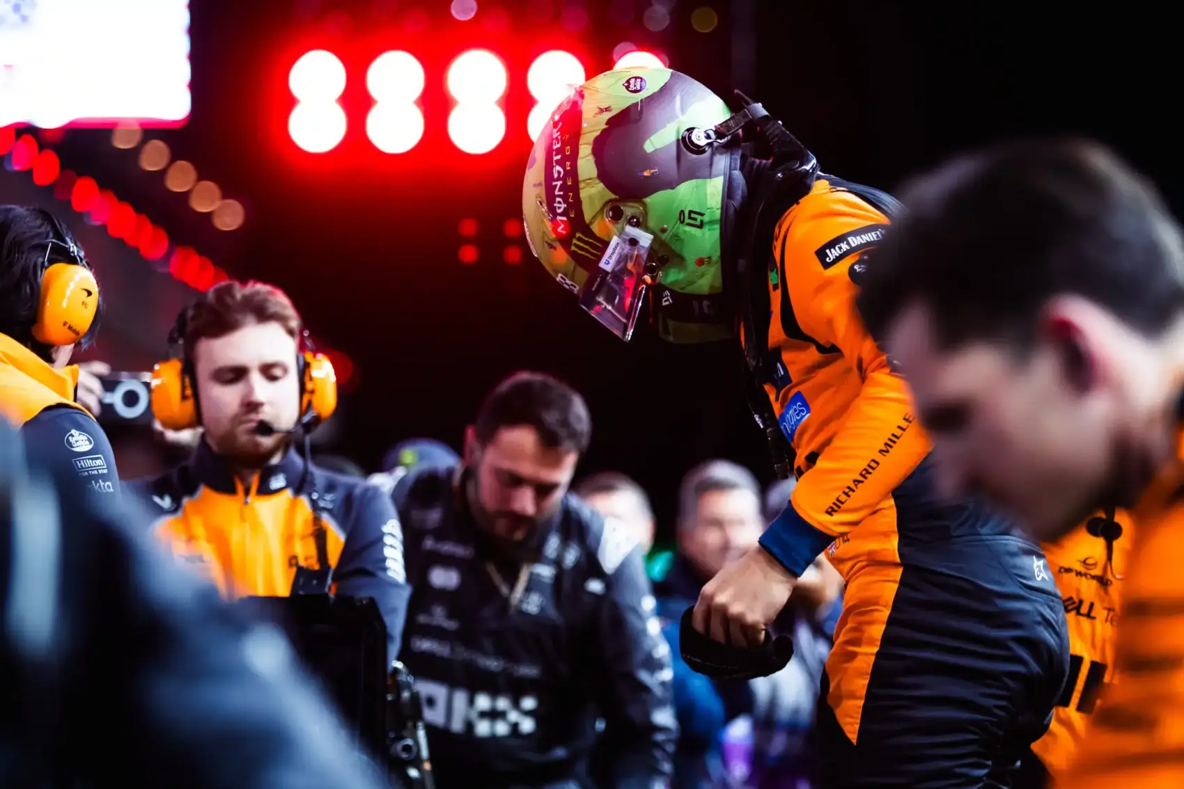 Norris könnyen tovább lépett, de a McLarentől kapott egy kedvezőtlen hírt