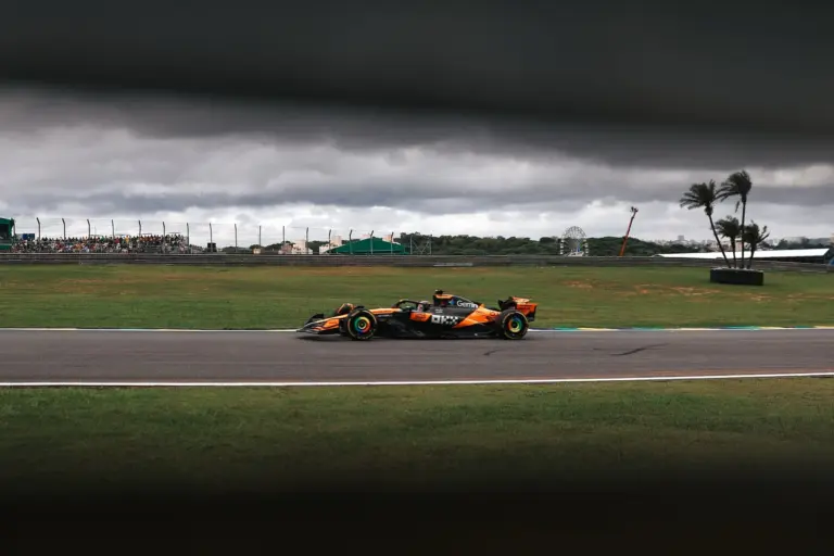 Elszámolta magát Piastri büntetésével, visszakozott az FIA a futam után