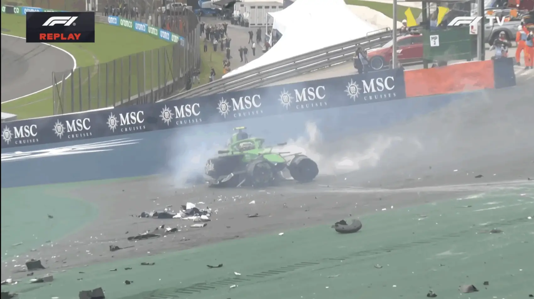 Brutális balesettel ért véget az interlagosi F1-es sprint, a pilóta szerencsére jól van (videó)