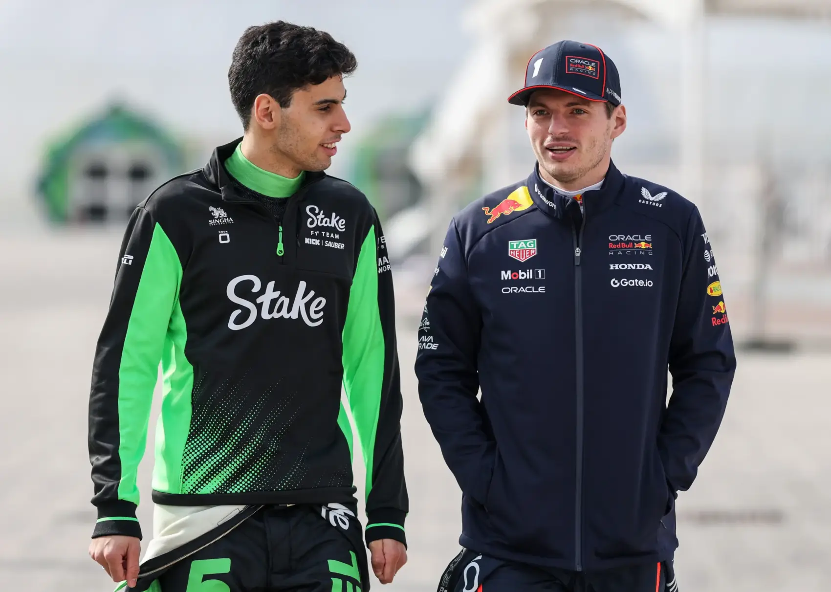 „Rohadtul ne csinálj ilyet!” – így segített Verstappen egy rivális csapatnak