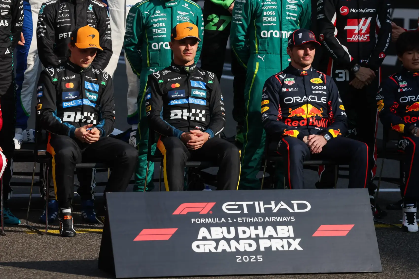 Verstappen hátrafelé is fog nézni; Norris nem találgat – ezt mondta a három vb-esélyes nem sokkal a rajt előtt