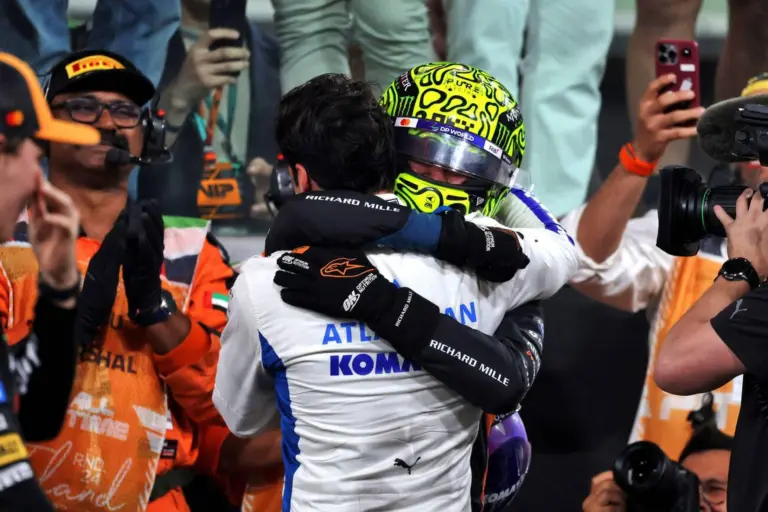 Sainz: Lando bebizonyította, hogy egy jó srácból is lehet világbajnok