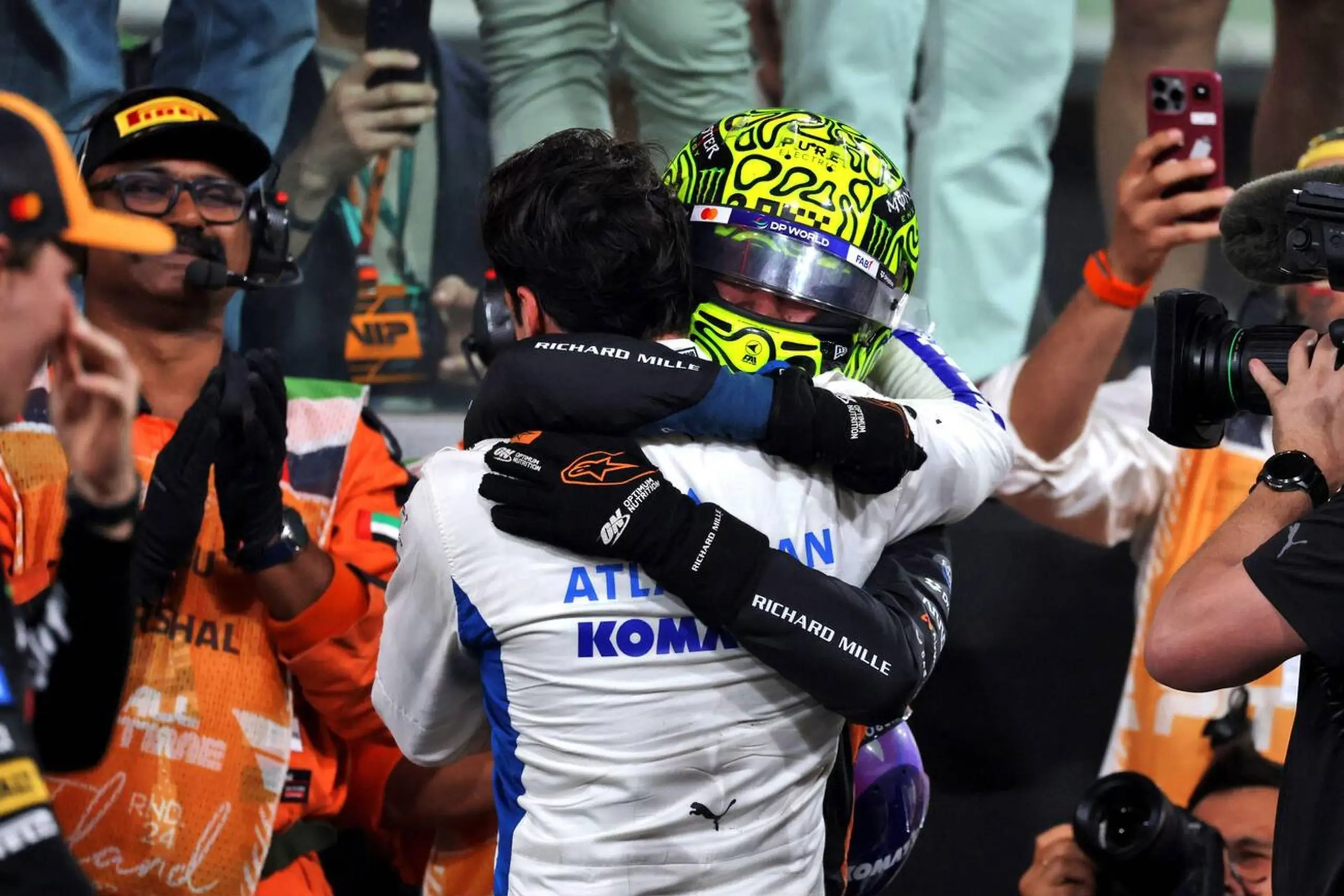 Sainz: Lando bebizonyította, hogy egy jó srácból is lehet világbajnok