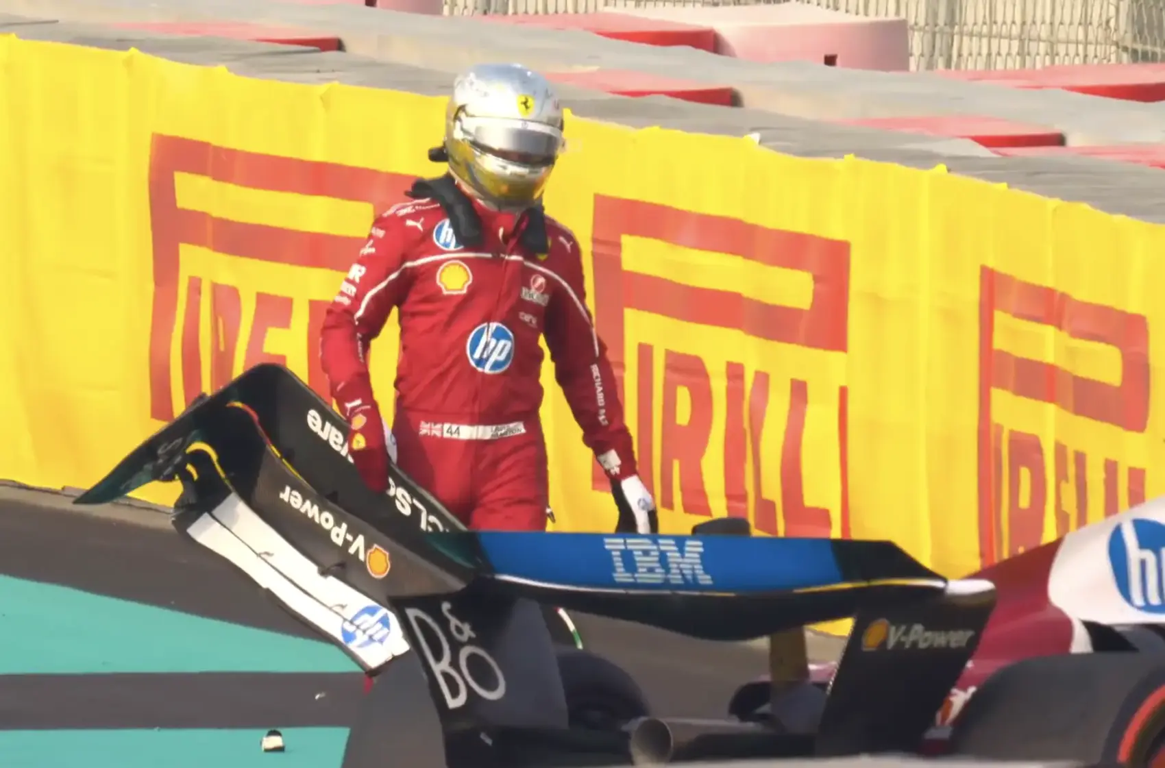 Műszaki probléma helyett vezetői hiba okozhatta Hamilton balesetét (videó)