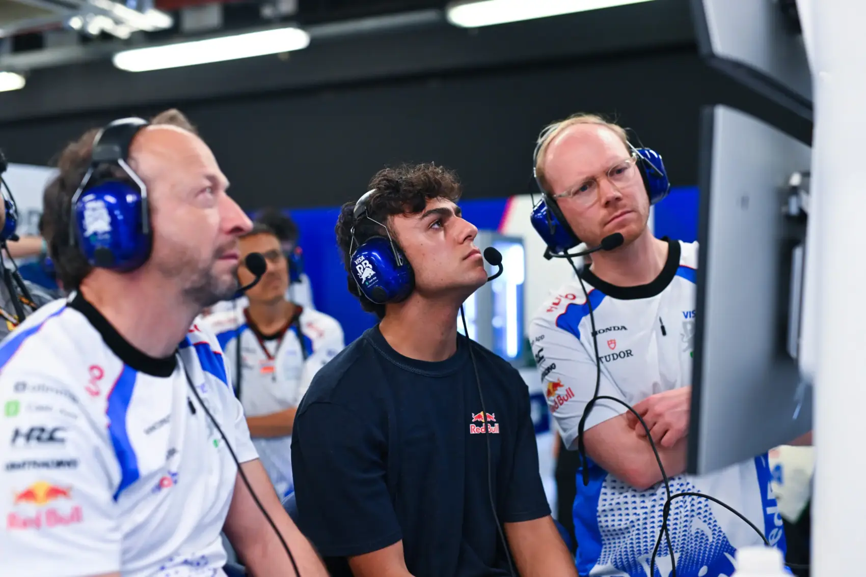 Az F1 újoncának azt mondták, inkább ne vezessen közúton (videó)