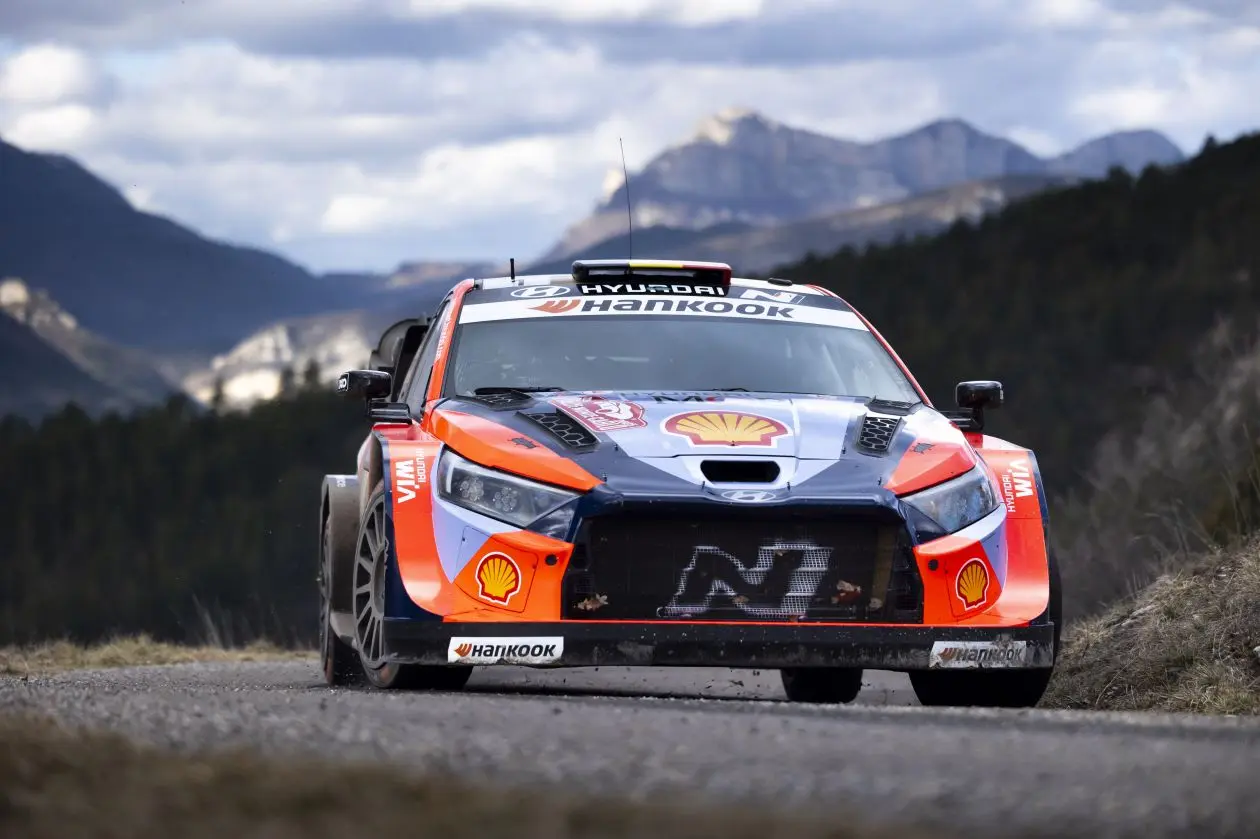 Neuville harmadik győzelmére törne a Montén