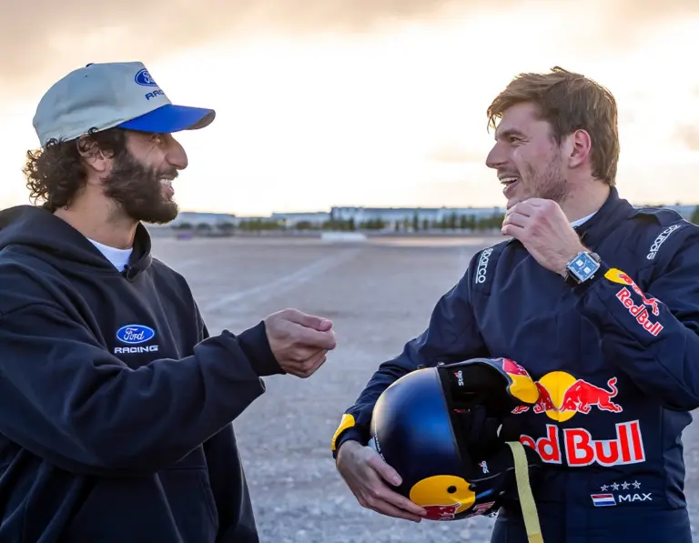 Ricciardo meglepte Verstappent, az éjszakai bemutatón visszatér a Red Bullhoz