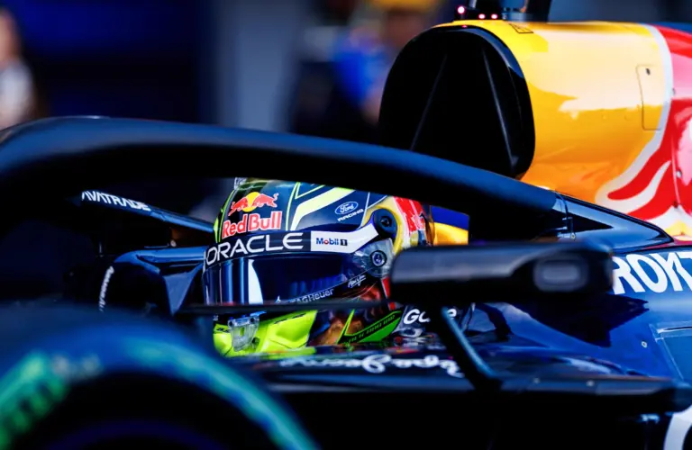 Gigafordulat jöhet motorügyben: oldalt vált a Red Bull, bajban lehet a Mercedes?