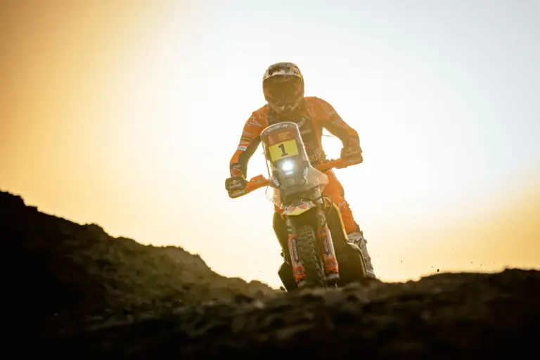 Sanders növelte előnyét a Dakar harmadik szakaszán, Gyenes bajba került