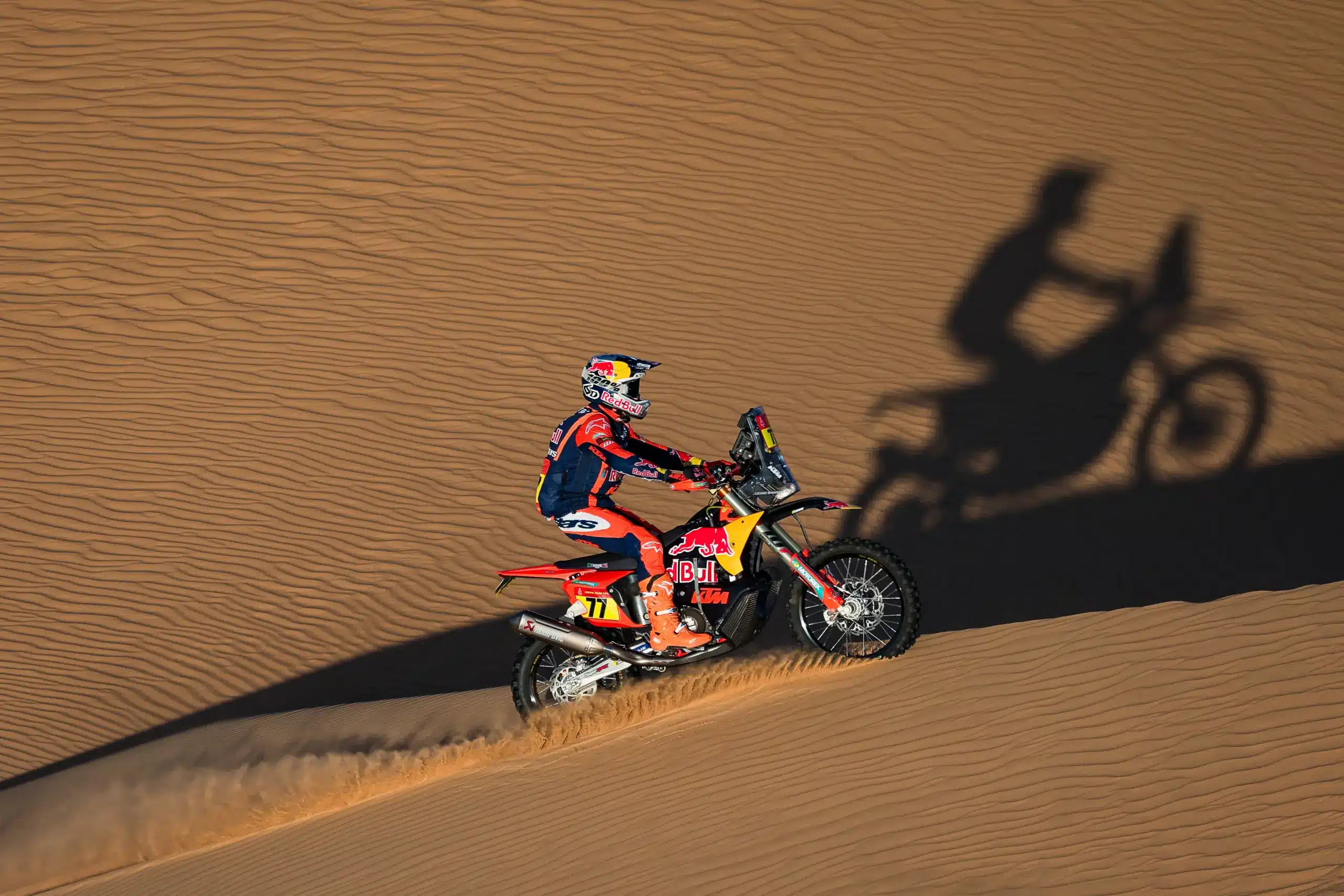 Két főre csökkent a motorosok csatája, Sanders megsérült a Dakar 10. szakaszán