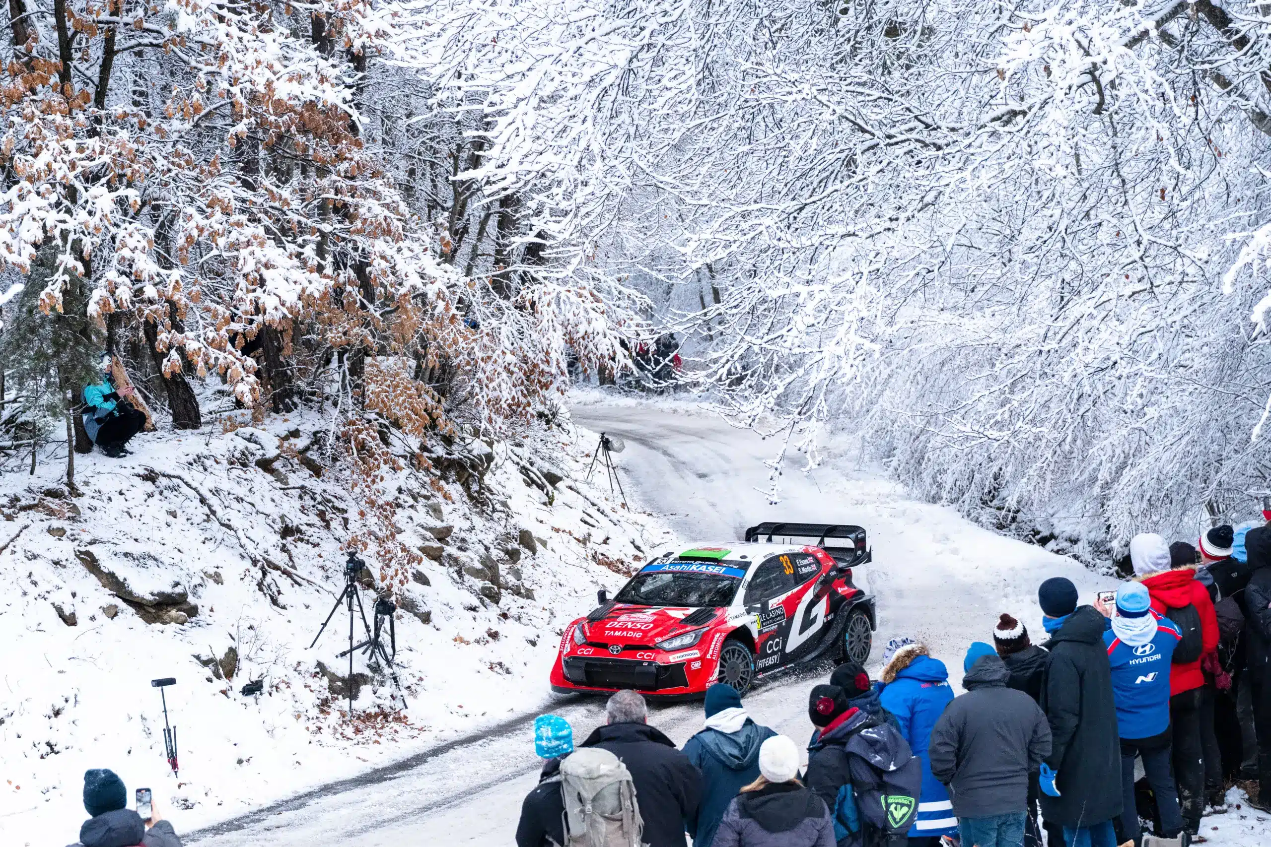 Elfyn Evans szeretett volna Solberghez közelebb kerülni a Montén, de a 2. helyezéssel is elégedett