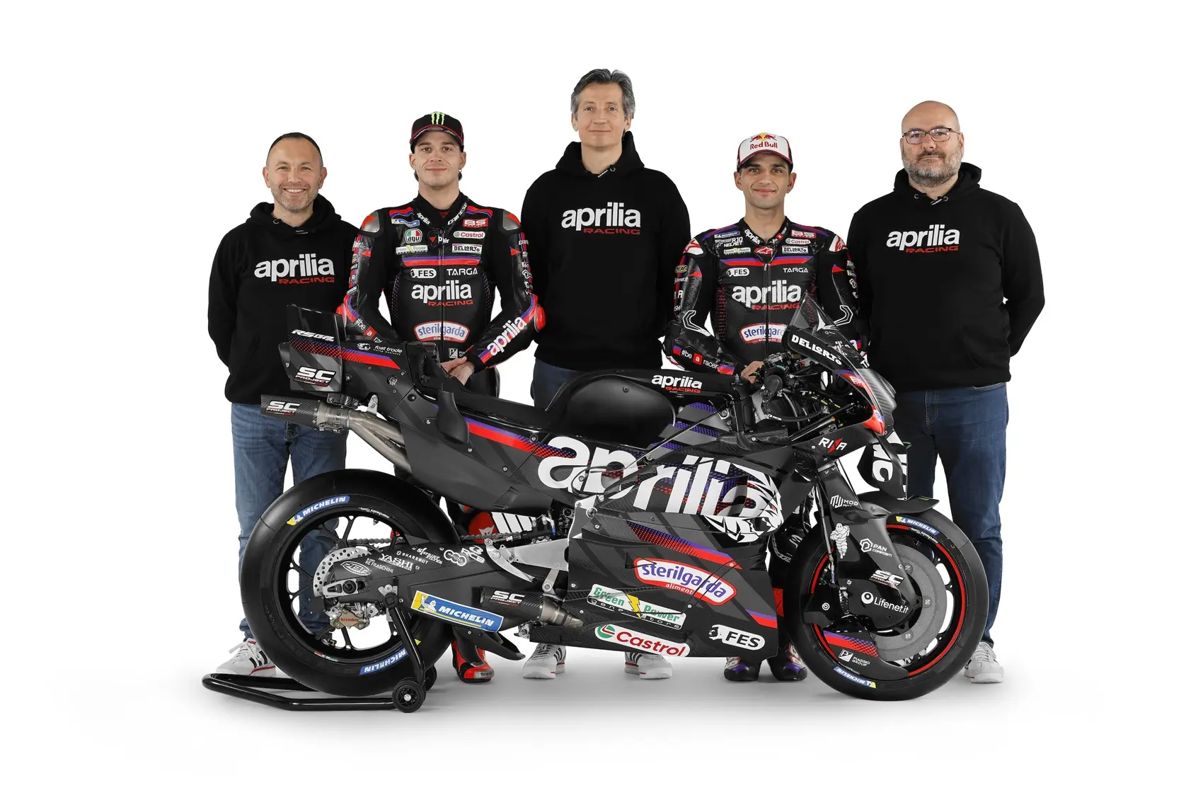 Az Aprilia vezére szívesen kivárna, de a riválisok „rengeteg pénzt” kínálnak a versenyzőinek