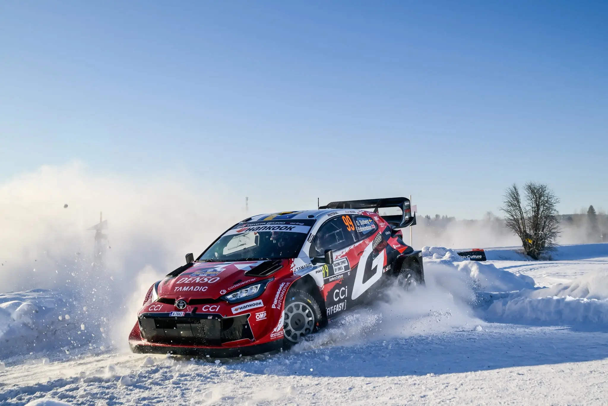 Evans növelte előnyét, riválisai sorban kerültek bajba a Svéd Rally 3. szakaszán