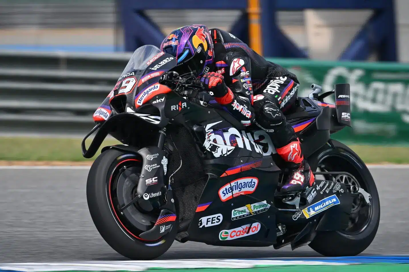 Itt az év legzseniálisabb találmánya? – máshol betiltott megoldást hozott be a MotoGP-be az Aprilia