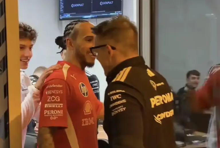 A vízre tűzzel támadott vissza Antonelli mérnöke, Hamilton nem állt pilótatársa mellé