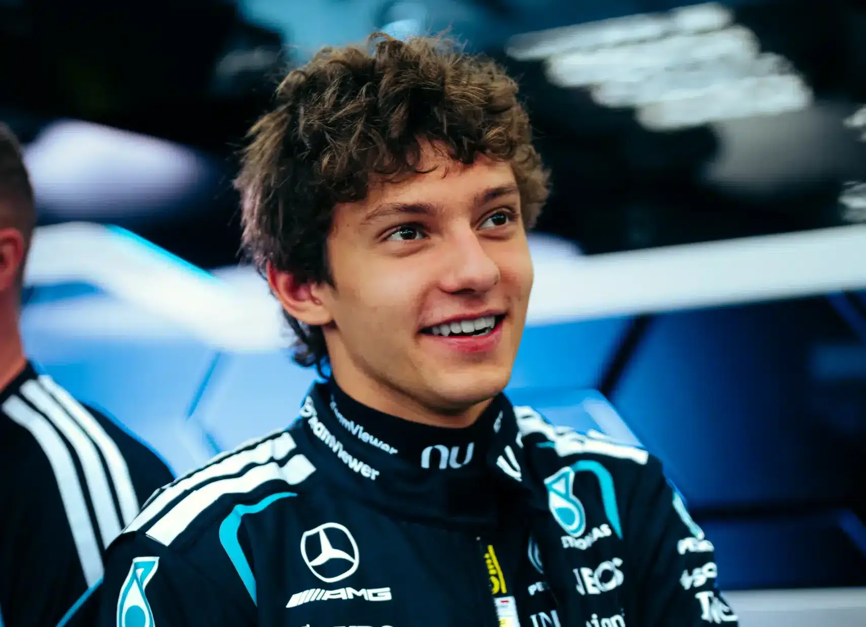 Sajtóhír: jogosítványa bánhatta a Mercedes F1-es pilótájának közúti balesetét