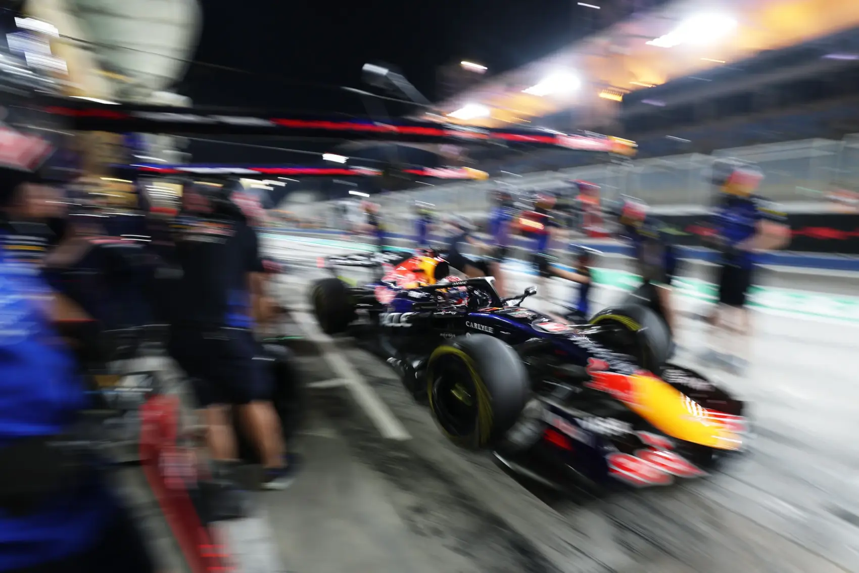 Drasztikus változásról beszél Russell a Red Bull kapcsán, de vajon ez megint csak játék?