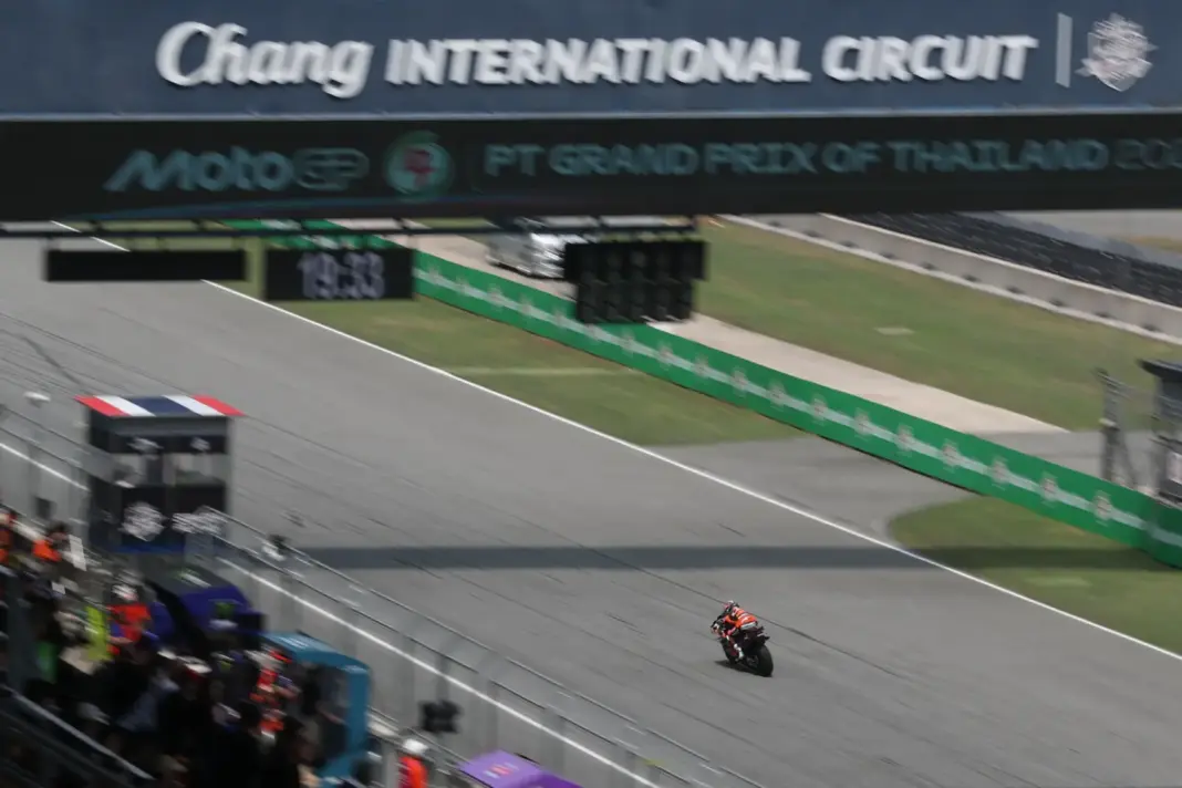 MotoGP, Pedro Acosta, KTM, Thai Nagydíj 2026, péntek
