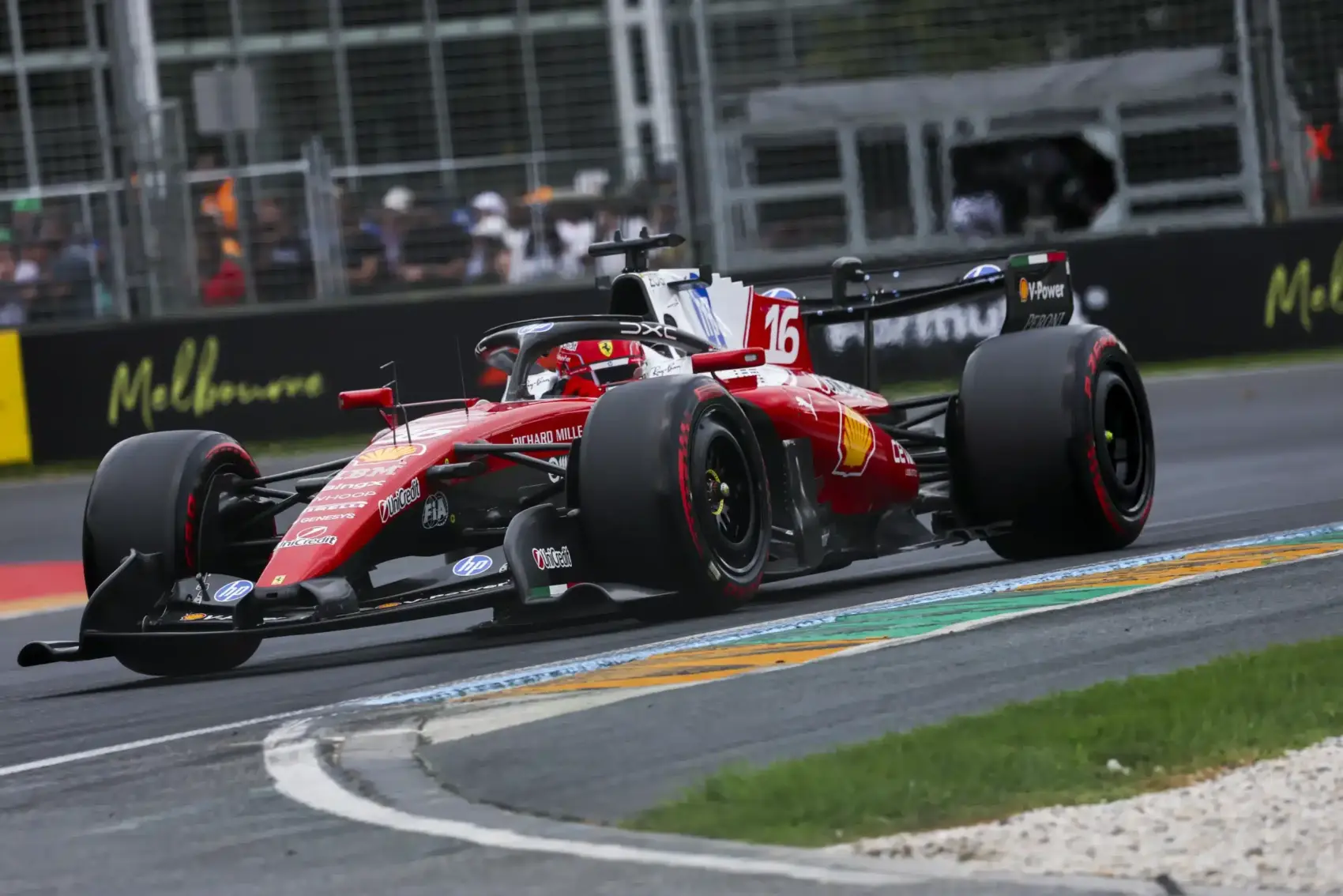 Ez a lépése mutatja, hogy Leclerc nem bízik a Ferrariban?