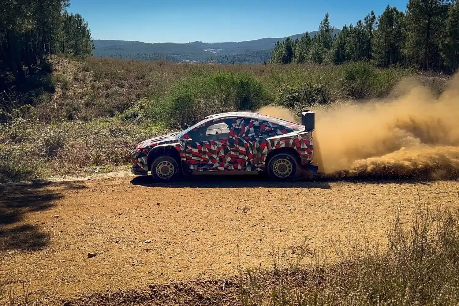 A Toyota Kenyából egyenesen Portugáliába repült, hogy tesztelje jövő évi autóját