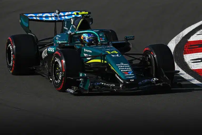 Videó: Alonso nem bírta fogni a kormányt, saját döntéséből adta fel a Kínai Nagydíjat