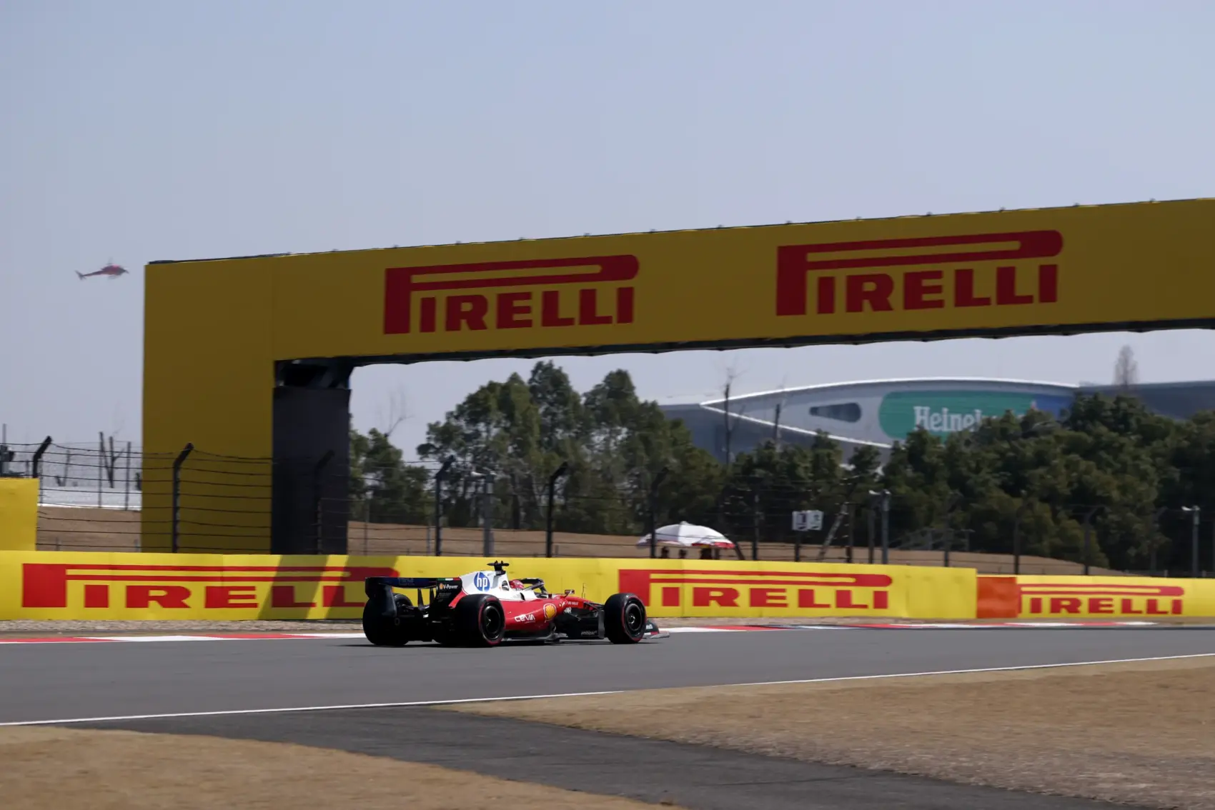 Leclerc megint idegesítő reakciót kapott válasz helyett a Ferraritól