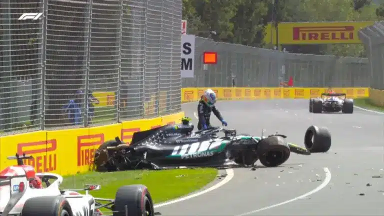 Rommá tört a Mercedes pár órával az időmérő előtt az Ausztrál Nagydíjon