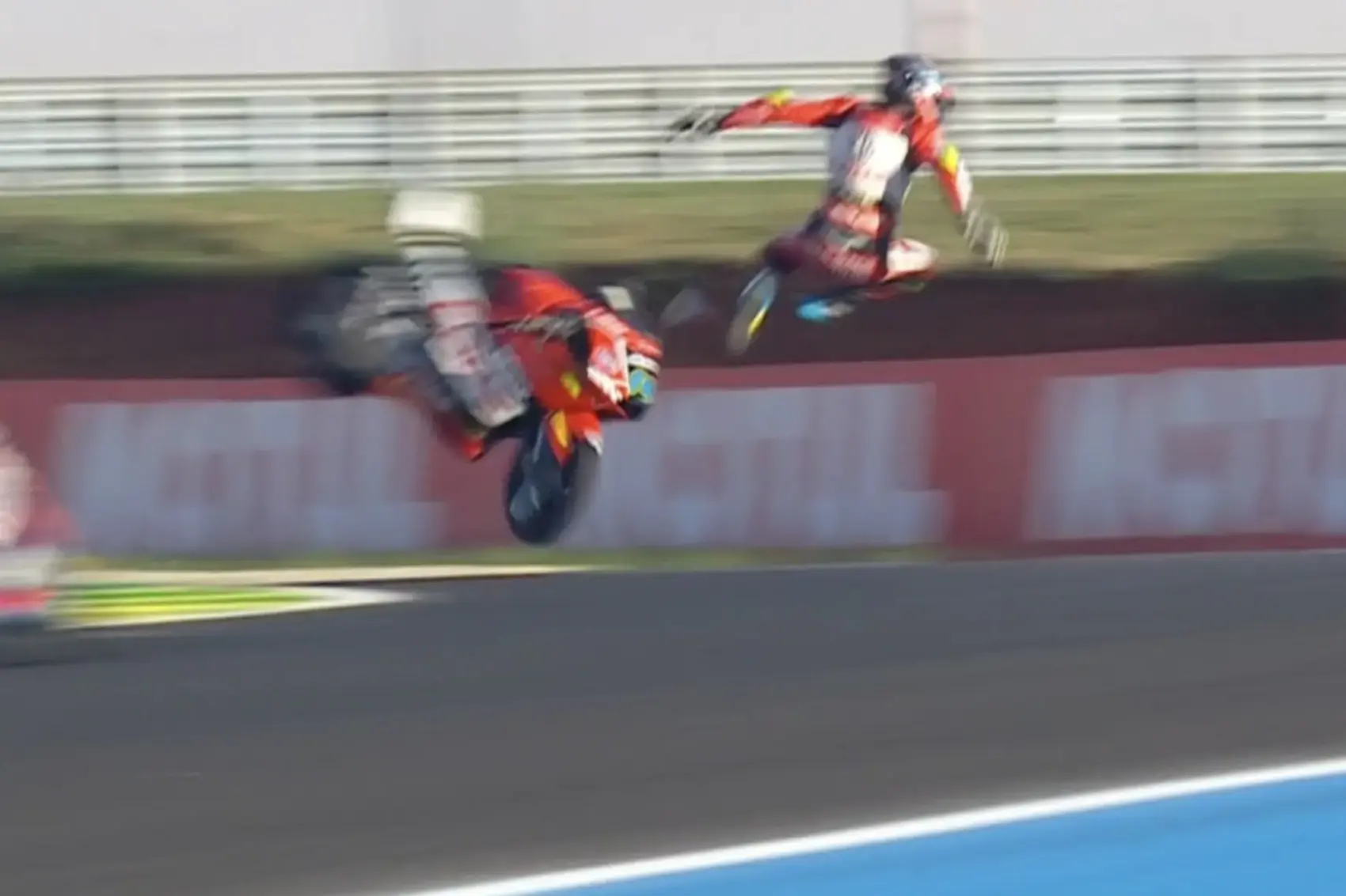 Sok baleset és egy óriási repülés – Esteban megszerezte pályafutása első pole-ját Brazíliában