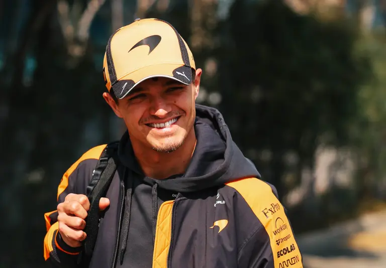 Norris szerint Hamilton nem létező dolgokról kombinál a fejében