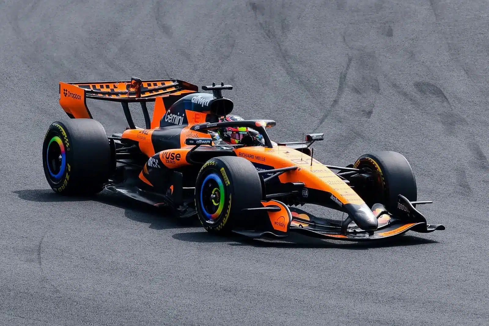 Valaki mérgezni próbálja a McLaren „süteményét” a csapatvezető szerint