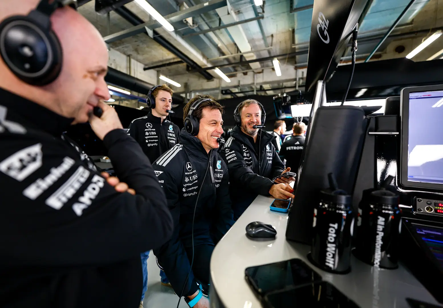 Wolff: a McLaren utol fogja érni a gyári Mercedest