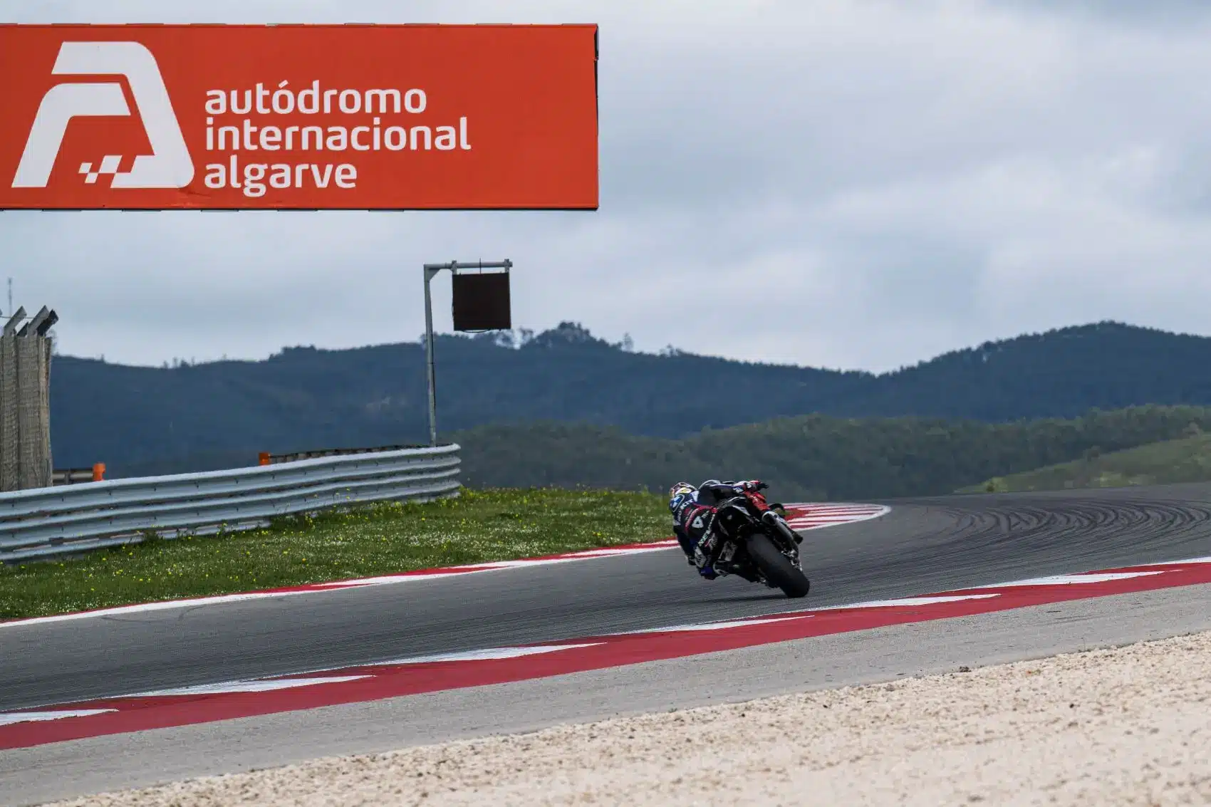 Újabb tesztet írt át az időjárás, teljes reformot kérnek a Superbike-vb gyártói