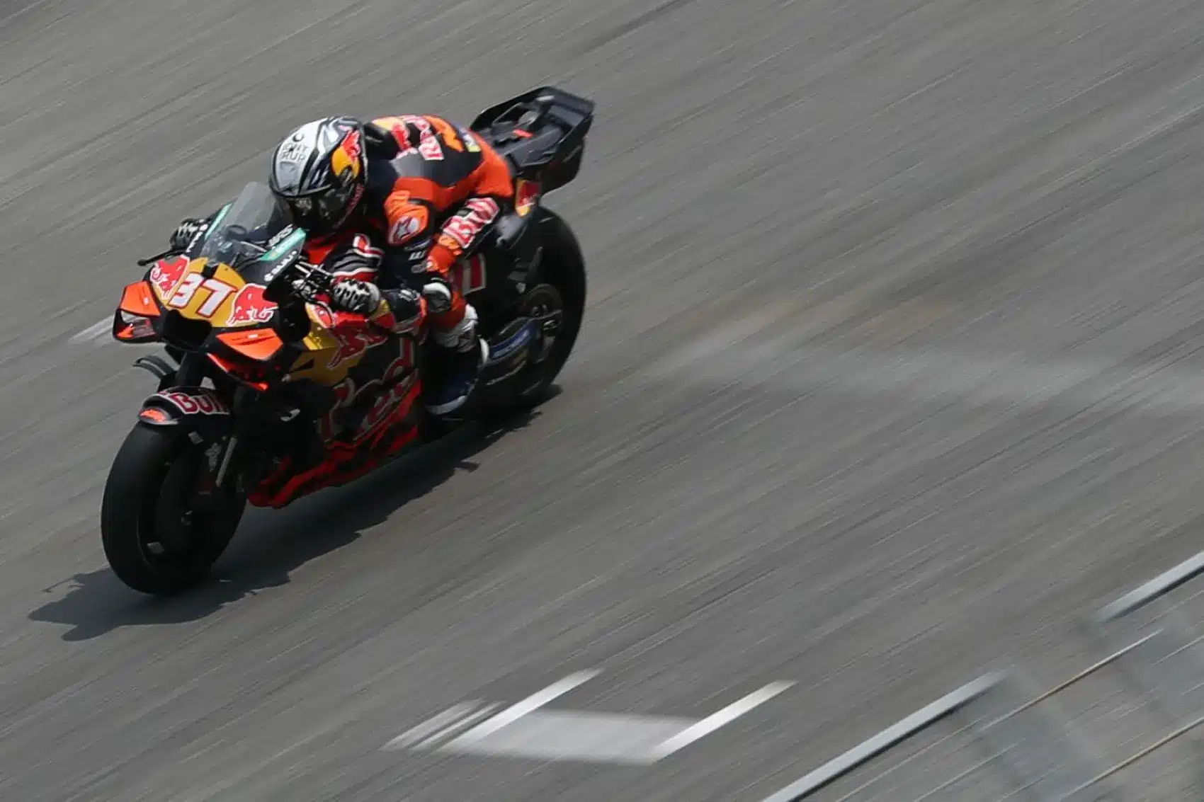 Marc Márquez nagyot bukott, Acosta kezdte a legjobban az austini hétvégét