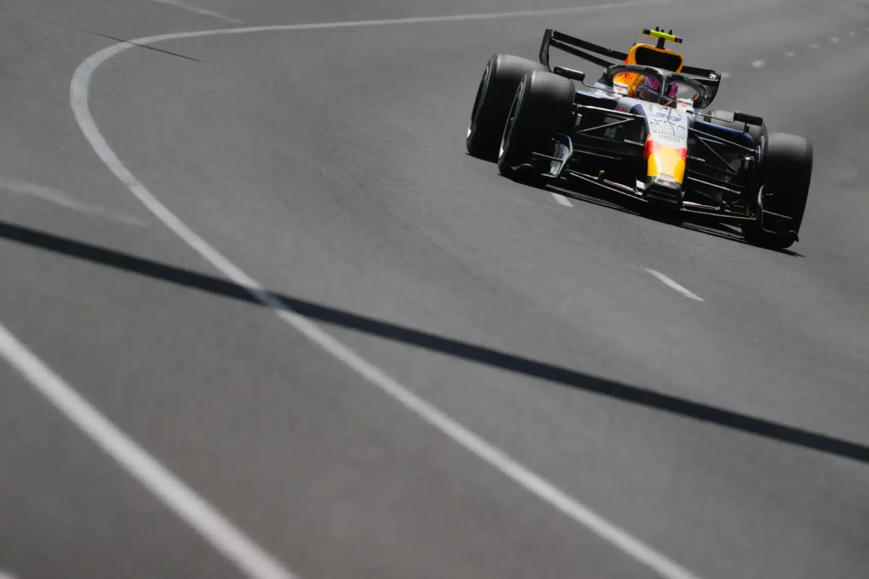 50 km/h-val lassabbak az F3-asoknál – így lépett vissza az F1-es csapatokat megbotránkoztató döntéstől az FIA