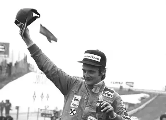 Nem sokon múlt, hogy vérfürdő árnyékolja be Niki Lauda első F1-es győzelmét