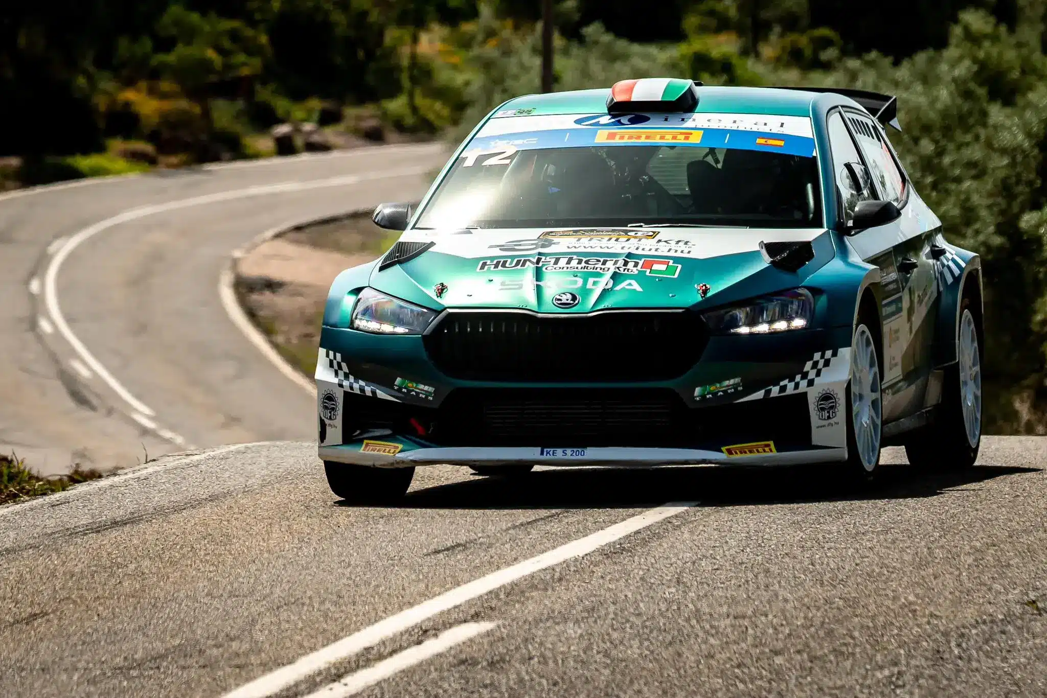 Suárez kényelmesen vezet, Németék zárkóznak Spanyolországban