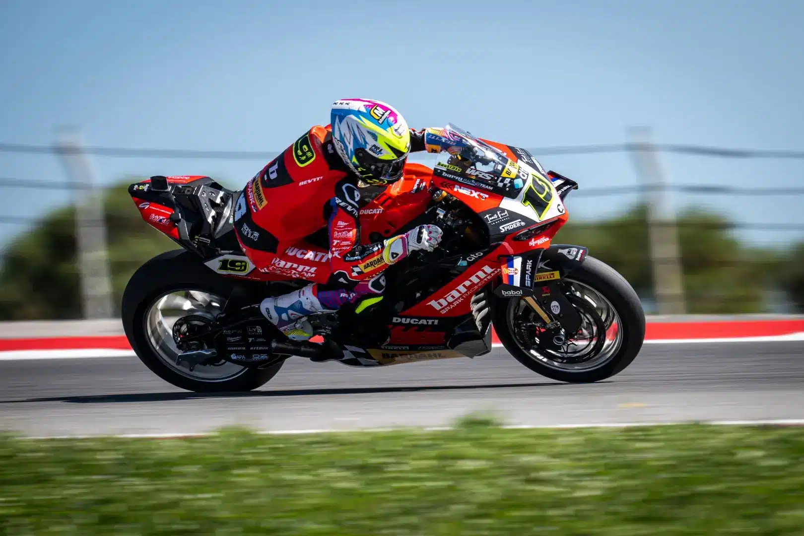 Bautistának nem fekszik a Bulegára fejlesztett Ducati, csapatának mást kell csinálnia, mint eddig