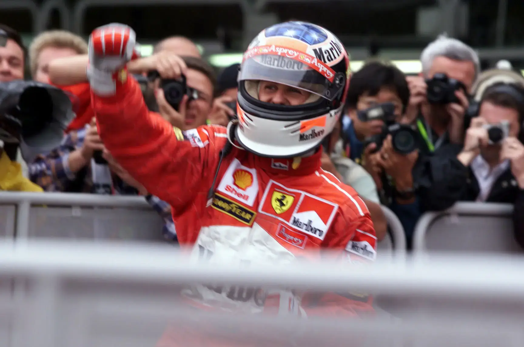 Újabb csalási kísérlet? – Schumacher 28 éve nyert ütközés után, ezzel megszakítva a McLaren uralmát