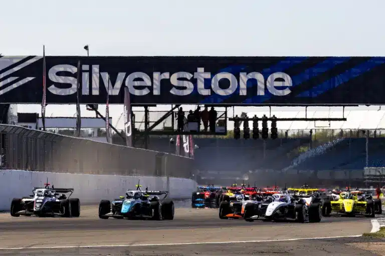Molnár Martin, GB3, Silverstone, rajt